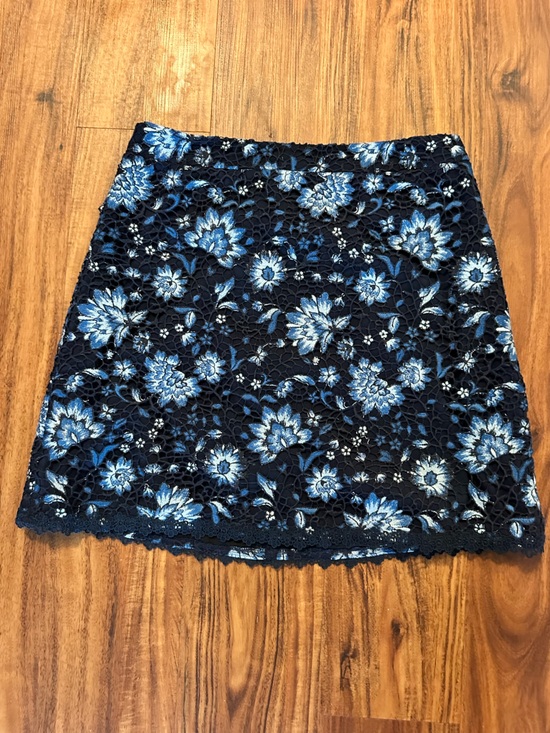 Alice + Olivia Dresses & Skirts - Alice & Olivia Floral Lace A-Line Mini Skirt in Navy and Blue